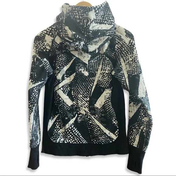 {Lululemon} Scuba Hoodie III size 6 - Picture 5 of 5